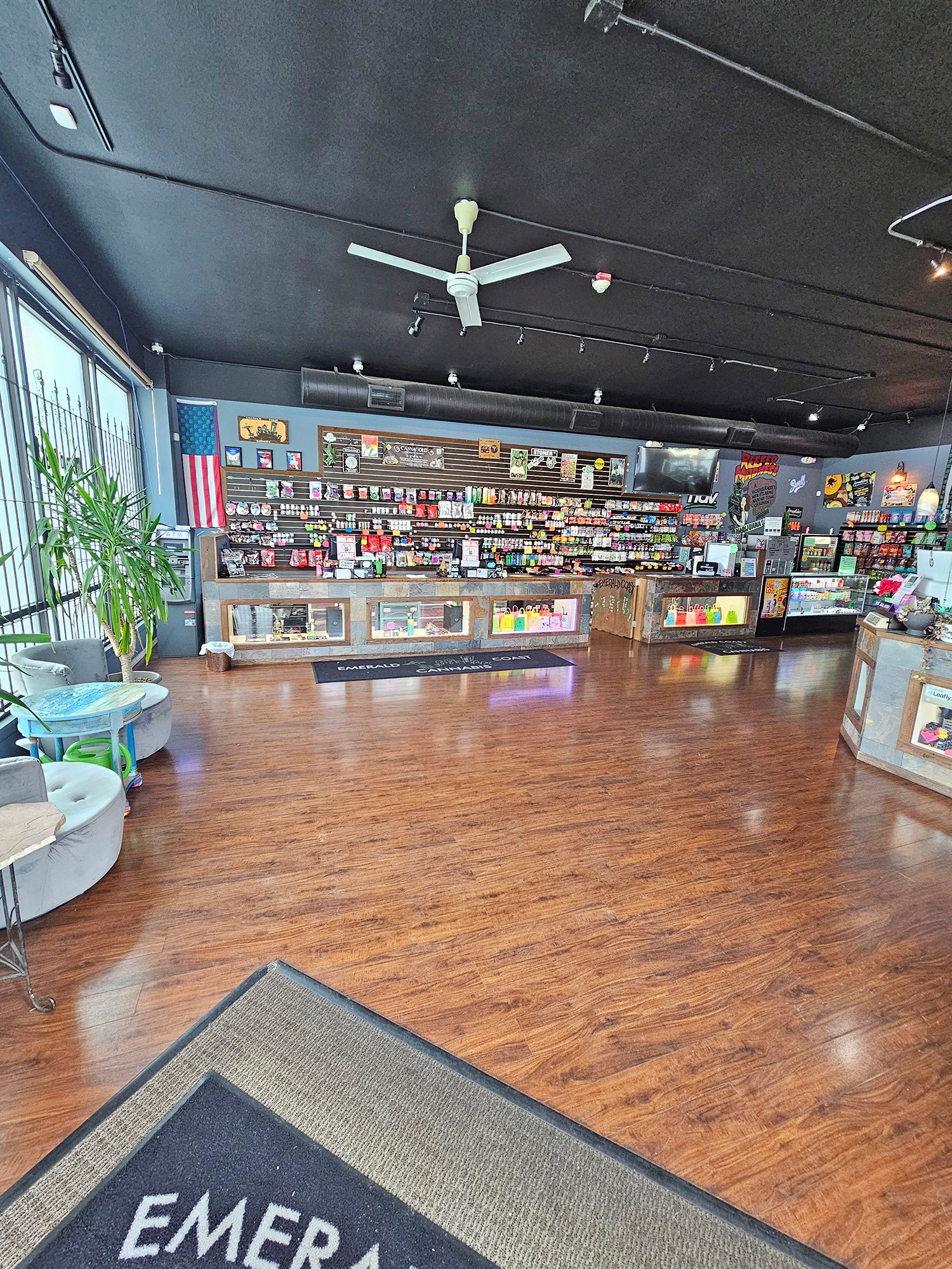 Retail Property for Sale in Bremerton Washington 98312